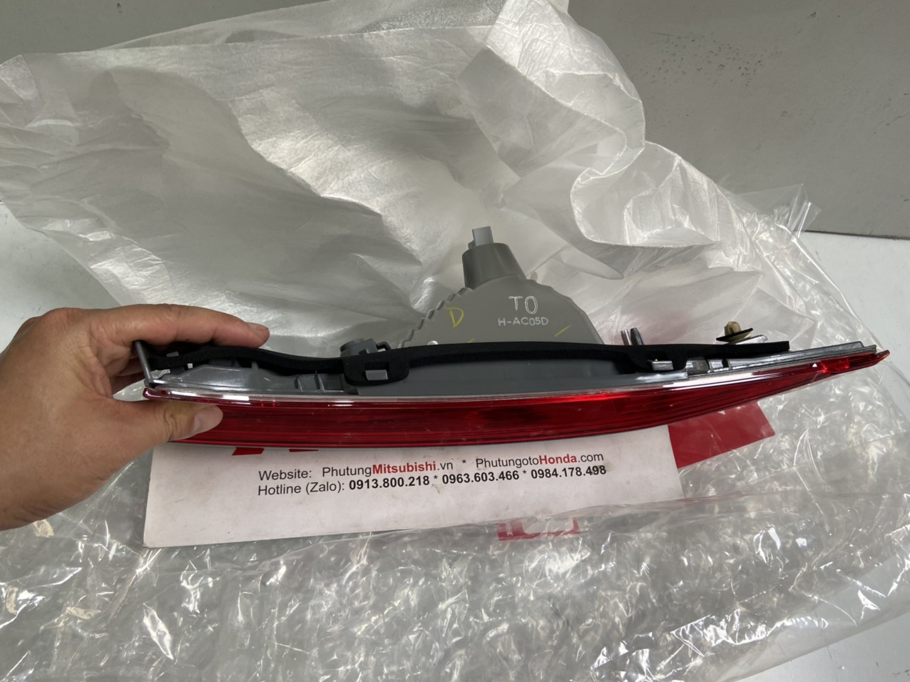 Đèn lái sau miếng trên cạnh cửa xe Honda CRV